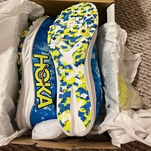 BRAND NEW HOKA CRESCENDO XC SPIKES. Unisex